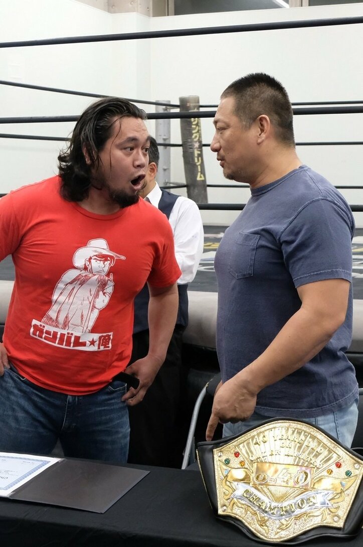 「電流爆破を」大号泣で大仁田厚に迫った“カリスマ号泣師”、DDTでO-40王座に挑戦