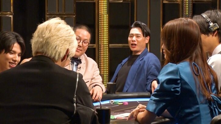 【映像】美人すぎるポーカー女王の“誘惑”に出演者メロメロ