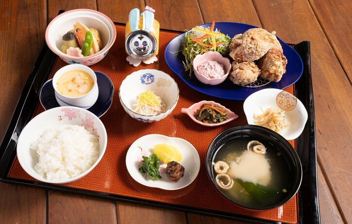 佐賀対局“勝負めし”はボリューム対決！藤井聡太王将「佐賀牛の陶板焼き」羽生善治九段は「佐賀みつせ鶏の唐揚げ」／将棋・王将戦七番勝負