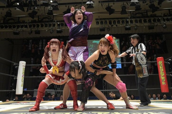 「アイドル下克上」をレスラーとして果たす！元LinQ・伊藤麻希、SKE48・荒井優希を下してDDTアイアンマン王者に