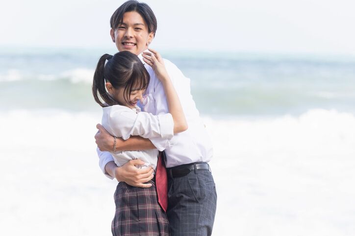 爆モテミスコン女子、高3イケメン男子とカップル成立！「ずっと待ってた」嬉しさ爆発でハグ『今日好き』サムイ島編最終話