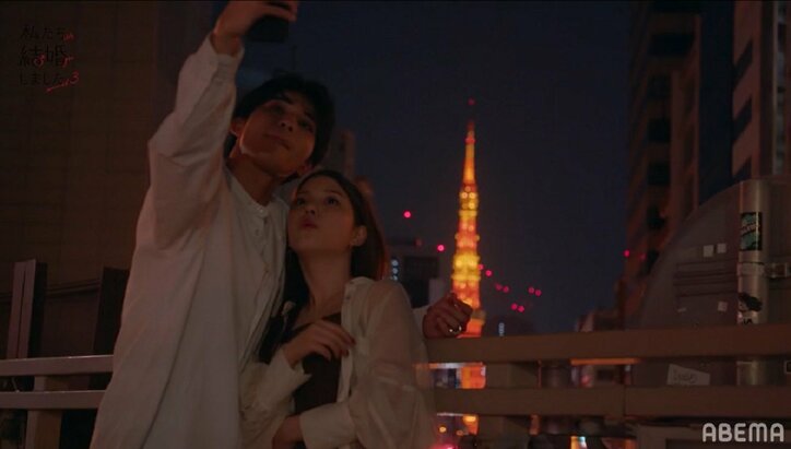 川島海荷、路上で年下夫に抱きしめられ…ボディタッチ多めな2人にスタジオ「当たり前に距離が近い！」『私たち結婚しました3』第7話