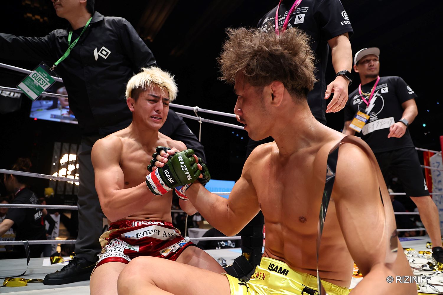 【直筆サイン】RIZIN / 鈴木千尋 / ABEMAステッカー・シール 鈴木千裕 ステッカー RIZIN すずきちひろ - メルカリ