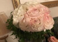小倉優子、“幸せな未来をイメージ”した花束と言葉に涙止まらず「誠実に生きていこう」