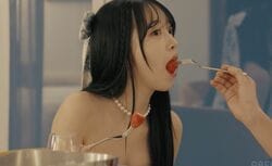 堀未央奈、美谷間チラリ＆美脚あらわなミニドレスでイケメン俳優と豪華ホテルに宿泊！テンション爆上がり『私たち結婚しました 5』4話