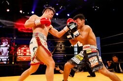 亀田興毅、“完全引退”を宣言　ヘッドギアを自らはずして意地を見せるも“那須川優位”は揺るがず