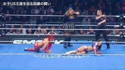 100kg超“可愛い怪獣”女子レスラーが「まさかの誤爆」やりすぎジャンピングエルボーで敵と味方をまとめて…ファンツッコミ「完全に潰れた」