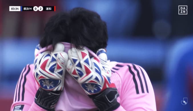 【写真・画像】「美しい…」伊東純也の“神トラップ”を解説が大絶賛！「これ以上ないファーストタッチ」右足アウトサイドから急加速した瞬間　1枚目