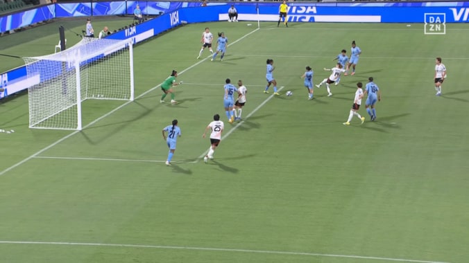 「めっちゃ綺麗」「えぐない？」長谷川唯の“股抜きダイレクト弾”が脚光！「日本女子の強さを象徴」なでしこOGはポジショニングも称賛【アジアカップ】 3枚目