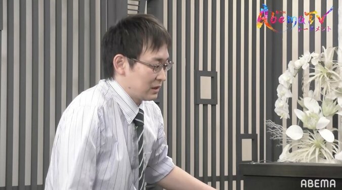 「お荷物になりたくない」「こんなに震えて指したことない…」山崎隆之八段がプロ初団体戦で見せた超本気と未体験の重圧 2枚目