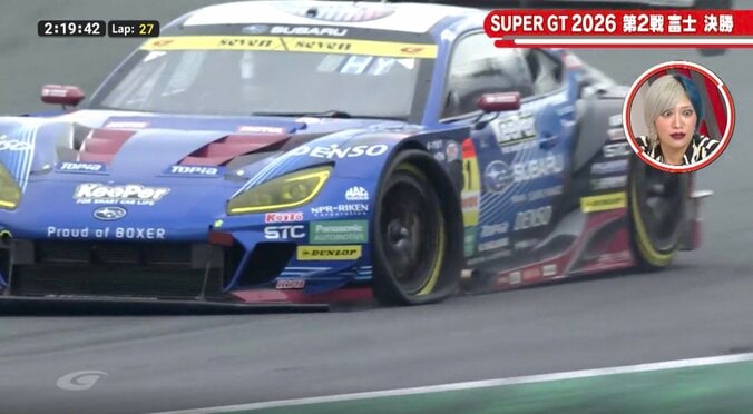 突然のバーストに騒然…驚速BRZが“急失速”した舞台裏 「重すぎたんですよね」ホームストレートで起きた衝撃光景 4枚目