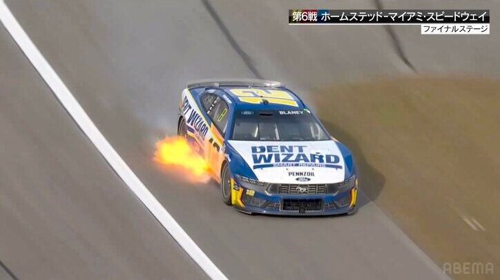 【写真・画像】全米ナンバーワンレースで壁ギリギリ走法！ 「擦っただけなので大丈夫か」優勝ドライバーの走り方はクセ強すぎ!?　1枚目