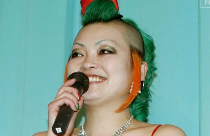 【写真・画像】『エンタの神様』から21年、まちゃまちゃ（50）毒舌スナックママ生活に密着 「結局歳を重ねて、声も酒焼けしてる」 　1枚目