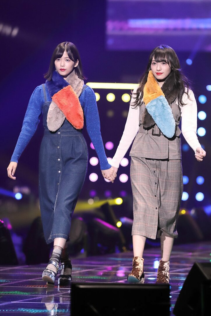 【画像集】欅坂46渡邉理佐・渡辺梨加が手を繋いで登場 - 東京ガールズコレクション2017A/W