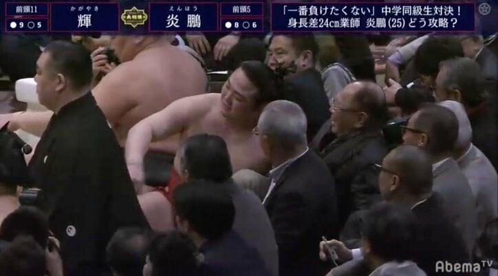 「考えすぎると負ける時もある」元若乃花が小兵・炎鵬の敗因を分析　同級生に敗れ土俵下で唇噛む