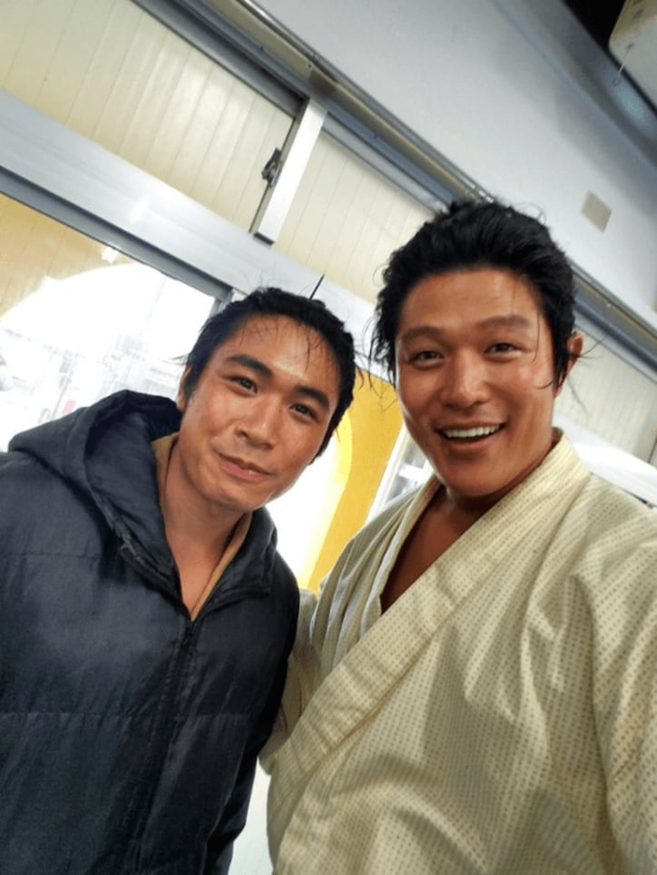 鈴木亮平『西郷どん』島編完結　“土持どん”斎藤嘉樹との2ショット公開