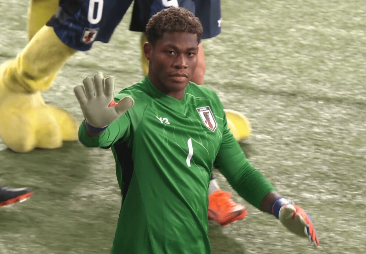 驚愕！GK鈴木彩艶の“地を這う爆速パス”が「ゴールより印象的