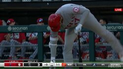 大谷翔平、不振でも心は何も変わっていなかった 転がるボールを率先して拾う“お片付け”シーン