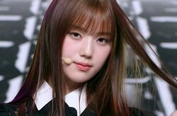 酷評続きだった17歳の美人練習生、本番で大胆イメチェン！ふてぶてしさを全面に出し別人のような急成長！審査員が感動「才能が花を咲かせると思います」