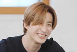 父は歌手・母は女優のイケメンアイドル、もぐもぐシーンが「世界一かわいい」「癒しすぎる」と話題に