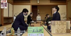 永瀬拓矢王座VS本田奎六段 持久戦調の一局 3回戦進出を決めるのはどっちだ／将棋・王位戦予選