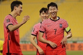 「型破りなデザインだ」韓国代表のＷ杯用アウェーユニホームが斬新イメチェンで大反響！母国メディアは「インパクトが特大」