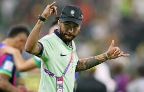 ネイマールがチーム練習に復帰！　終始笑顔でメニューこなす