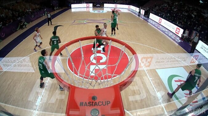 「その位置から打つか！」富樫勇樹、“美しすぎるディープスリー”を炸裂「たまらん！」残り３秒で決めた長距離砲にファン歓喜【バスケ日本代表】 2枚目