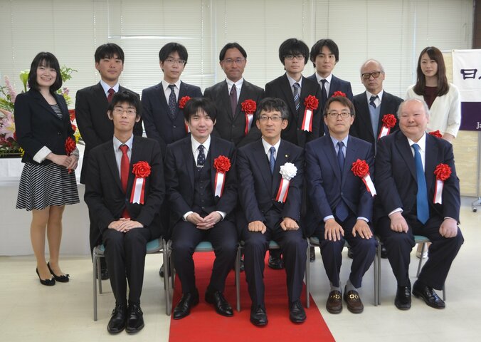 第44回将棋大賞　最優秀棋士賞の佐藤天彦名人「名人でないとできない経験ができた」 2枚目