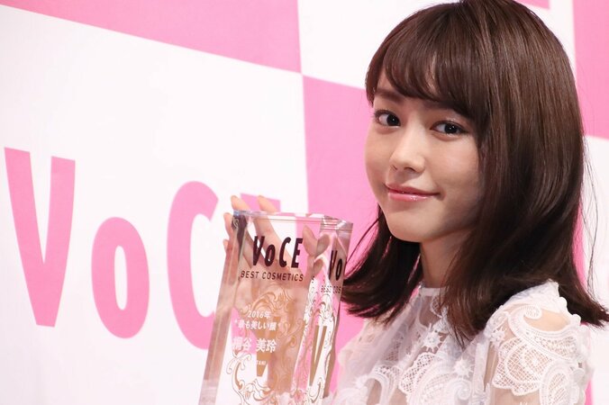 「恥ずかしいです」“最も美しい顔”に桐谷美玲、満場一致で選出 7枚目