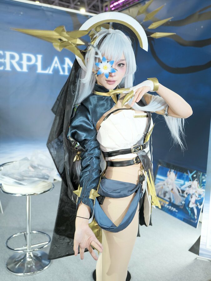 “美ジュアル”なコスプレイヤーたちがブースを華やかに彩る！「東京ゲームショウ2026」アウタープレーン（OUTERPLANE）レポート 5枚目