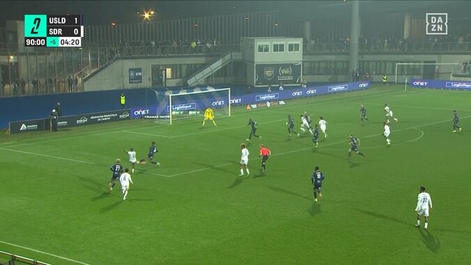 GK棒立ちの衝撃弾！中村敬斗が貴重な95分同点ゴール「呪縛を解いた」左足トラップからのターン→密集を切り裂く右足低空ショットで今季9得点目 5枚目