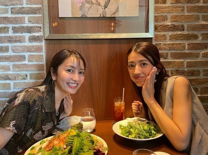  矢田亜希子、小沢真珠とランチを堪能「久しぶりにプライベートで」  1枚目