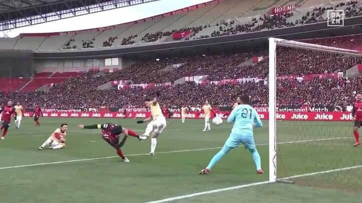 【映像】アクロバティックボレーシュート