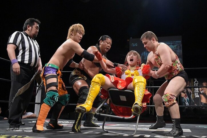 “クビドル”伊藤麻希、王座奪取も1時間6分後に即ベルトを奪われる