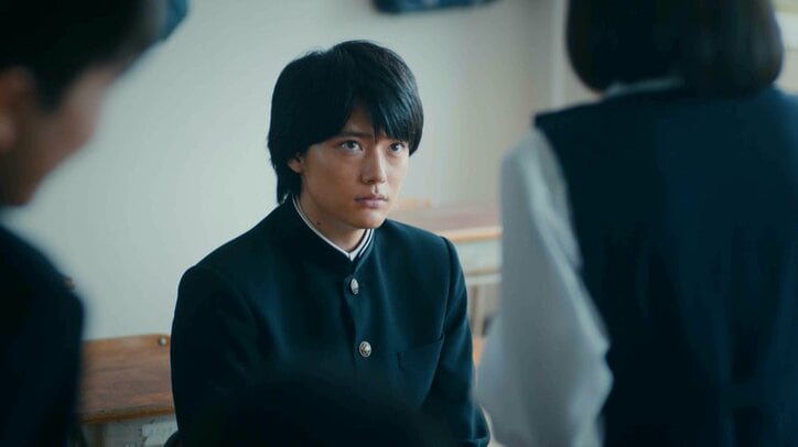 バレンタインチョコの中から大量の髪の毛…女子中学生の異常な愛情表現が怖すぎる『泥濘の食卓』