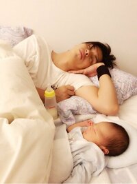 川崎希、夫・アレクの携帯を久々にチェックし涙「私と赤ちゃん…」