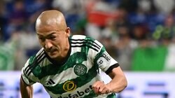 前田大然、空中戦で「頭突き」事故発生！！強烈ヘッドバットを弾き返す“石頭”ぶりに相手DFが転倒悶絶、あわや担架の緊急事態！