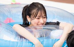 かわいすぎる高2女子、大人な水着で好きな男子とプールデート！浮き輪2ショットで縮まる距離『今日好き』卒業編第2話