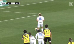 「かわいい！」新潟FWの“独特すぎるチコチコPK”にネットざわつく「よくこれで蹴れるな笑」「唯一無二」「めっちゃ良いコース」超細かいステップで元同僚の逆を突いた瞬間