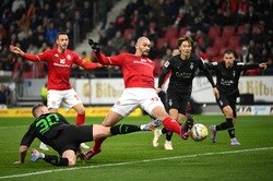 マインツがボルシアMGに4発快勝！　日本代表DF板倉滉は先発フル出場