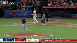 大谷翔平の40号弾に相手投手が“呆然フリーズ” 驚愕172キロ超速アーチに「動けなくなってるやんw」ファンも思わず注目