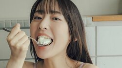 「涼しげとセクシーの二刀流」 高崎かなみが“フランス映画の主人公”に!? 『週刊SPA！』登場