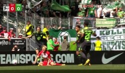 「PKだろ！」堂安律が絶叫！ ボックス内で足をガッツリ踏まれて倒される→ファウルなし判定でスタジアム騒然の一部始終