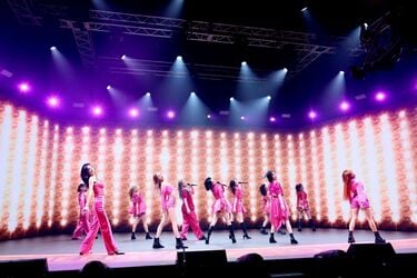 E-girls、切なく感動的なラストステージで9年間の活動に終止符、ファンと共に駆け抜けた一夜に「ありがとう」「大好き」の声が殺到【ライブレポート】  | レポート | ABEMA TIMES | アベマタイムズ