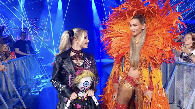 【映像】“ゴスロリ美女×幸子風ド派手衣装” 違和感ありまくりの入場シーン