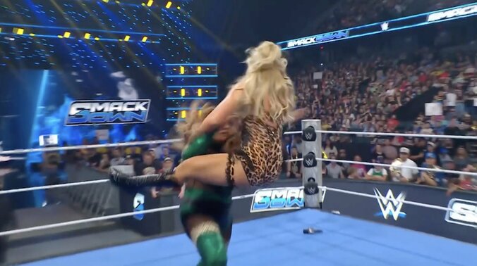 飛びかかってきたティファニーを返り討ちにするナイア