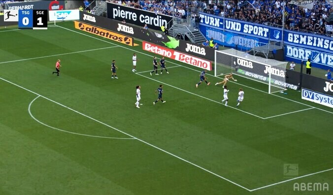 スタジアム騒然！ 堂安律、50m爆速スプリント→完璧ゴール「嗅覚が爆上がり」「ちゃんと走ってるから点が取れる」移籍後初の１試合２得点 3枚目