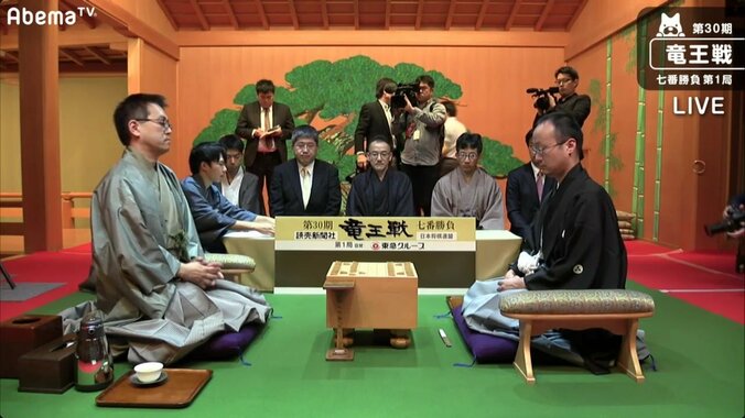 将棋・羽生善治棋聖「永世七冠」への挑戦始まる　竜王戦七番勝負が開幕 1枚目