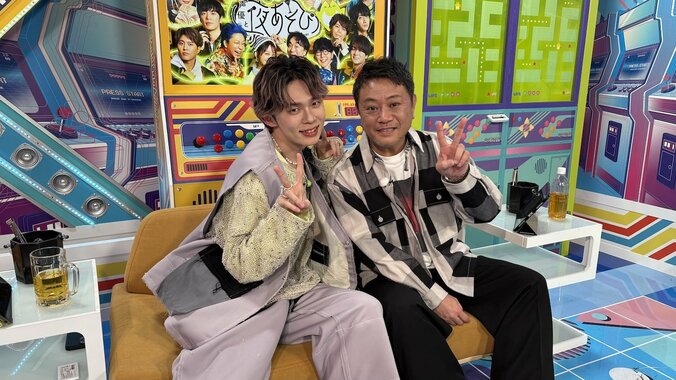 【写真・画像】声優×紙芝居！岩田光央と川島零士が昭和レトロな表現に挑む『声優と夜あそび』　1枚目